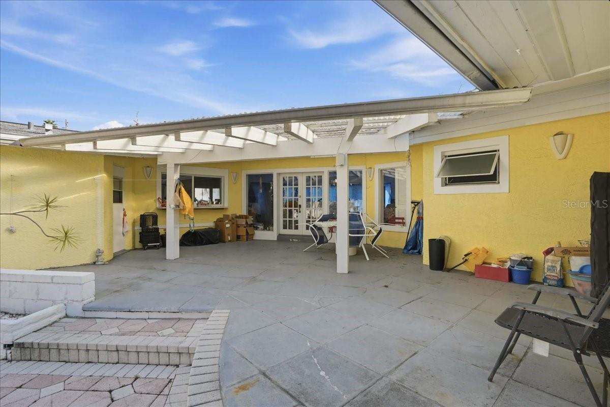 16007 GULF BLVD, REDINGTON BEACH, FL, 33708