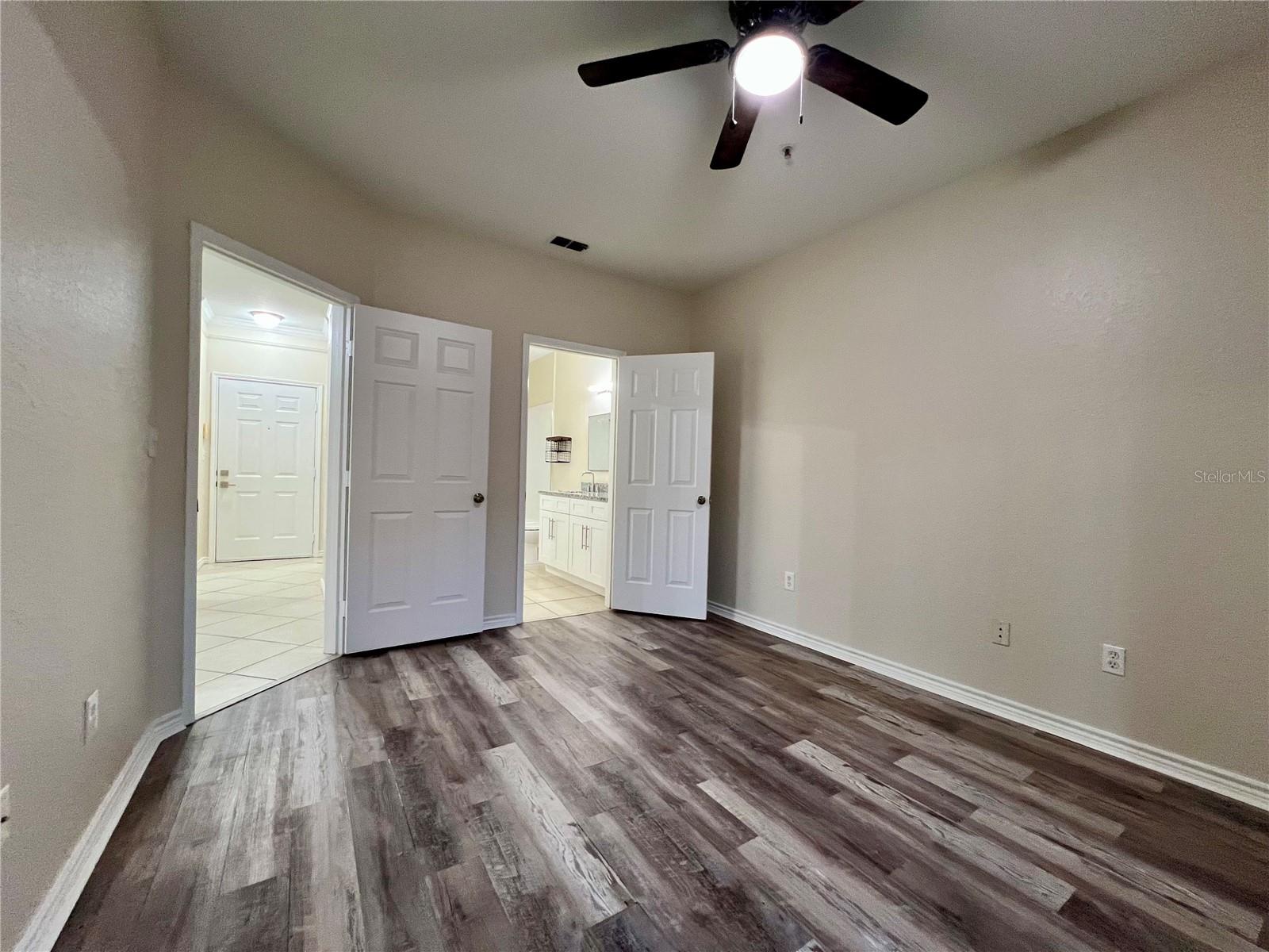 4323 BAYSIDE VILLAGE DR #202, TAMPA, FL, 33615