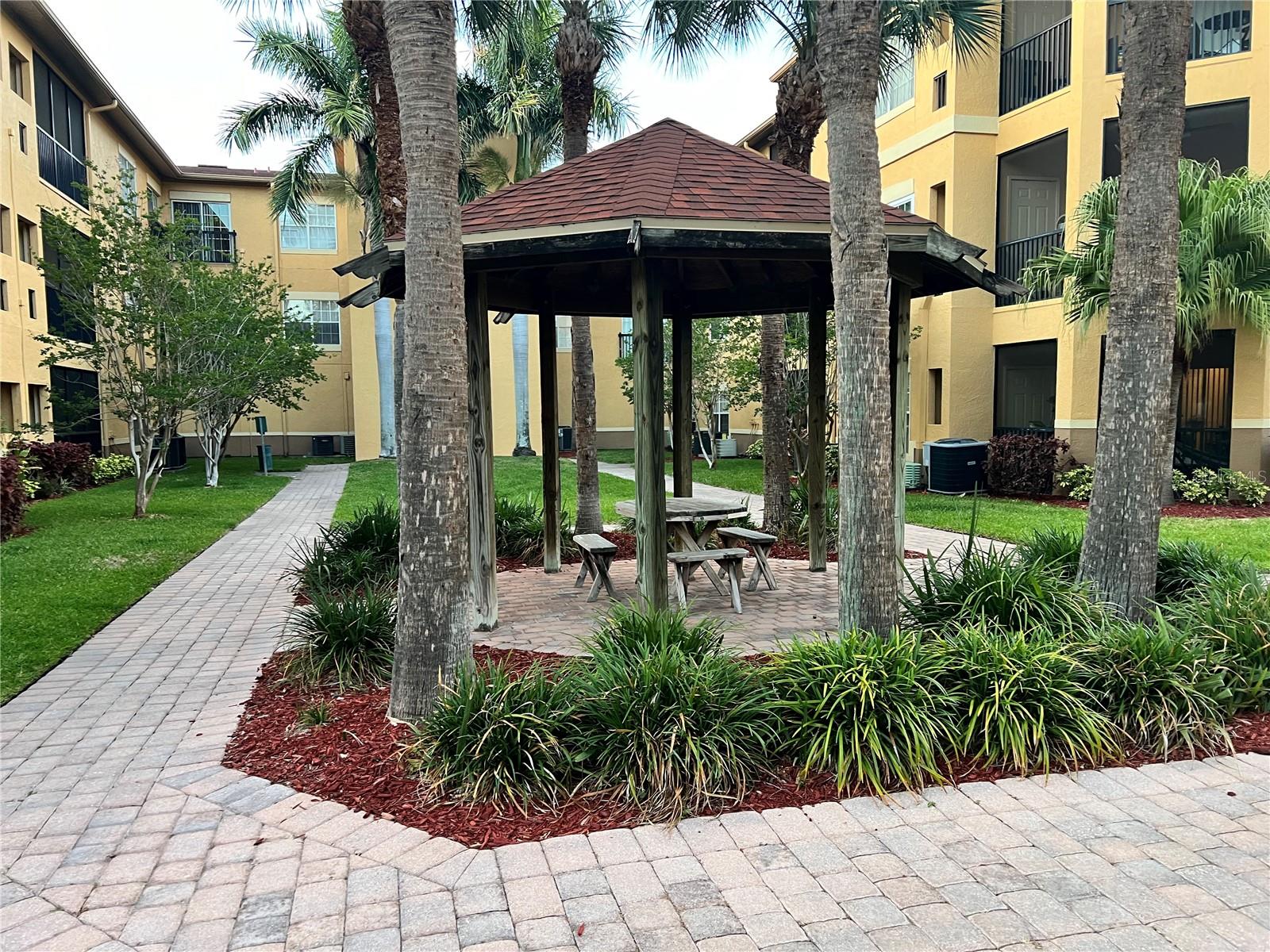 4323 BAYSIDE VILLAGE DR #202, TAMPA, FL, 33615