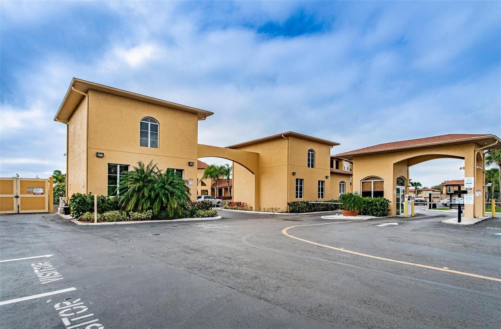 4323 BAYSIDE VILLAGE DR #202, TAMPA, FL, 33615