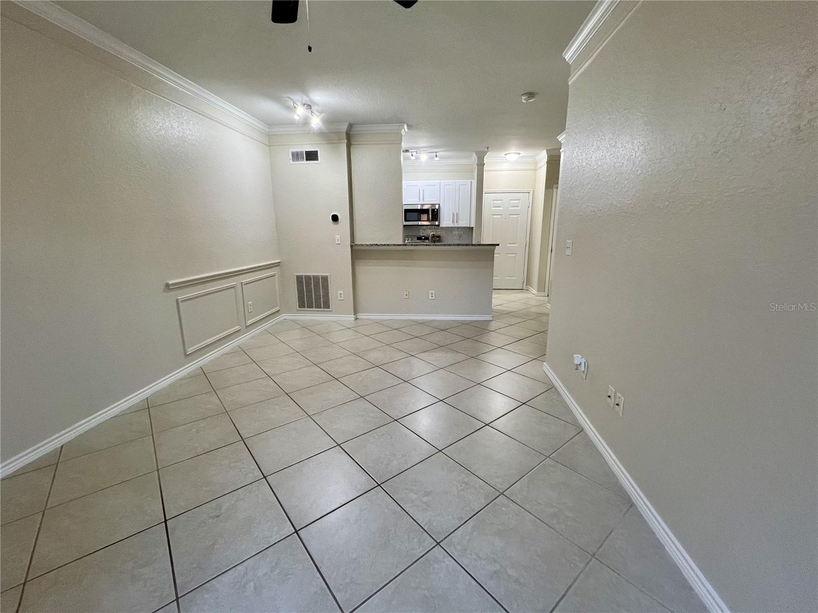 4323 BAYSIDE VILLAGE DR #202, TAMPA, FL, 33615