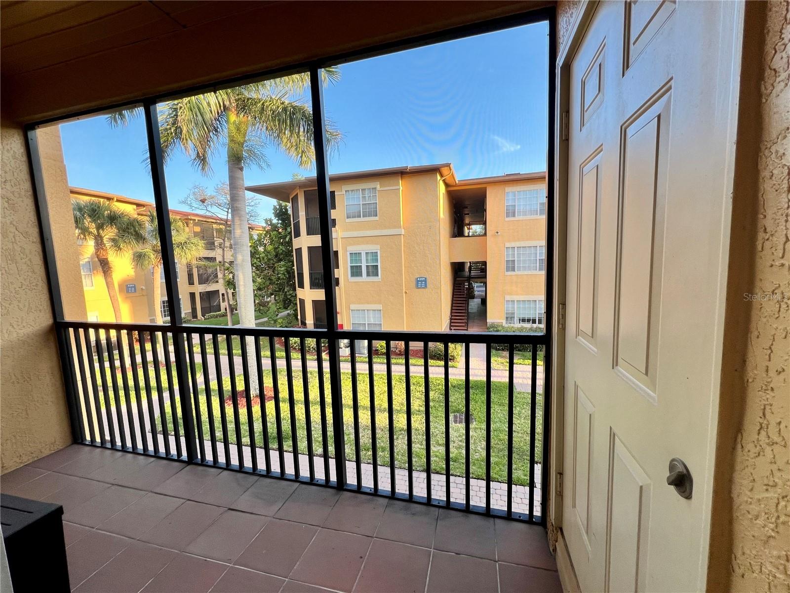 4323 BAYSIDE VILLAGE DR #202, TAMPA, FL, 33615