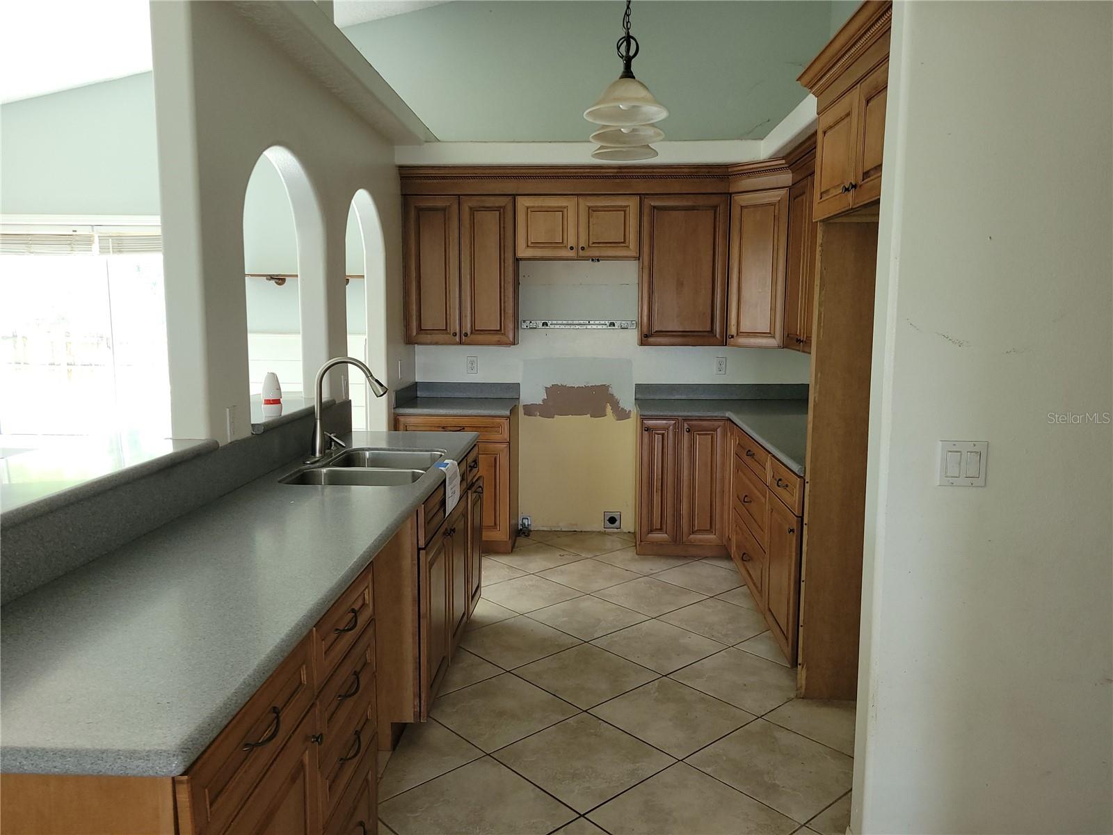 1111 MINA AVE NE, PALM BAY, FL, 32907