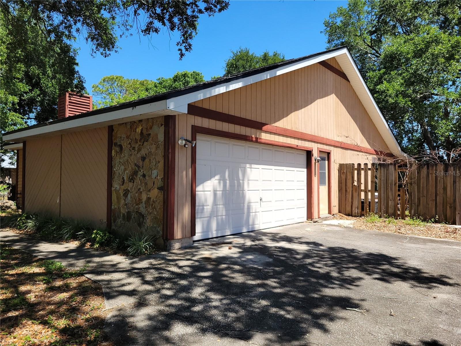 1111 MINA AVE NE, PALM BAY, FL, 32907