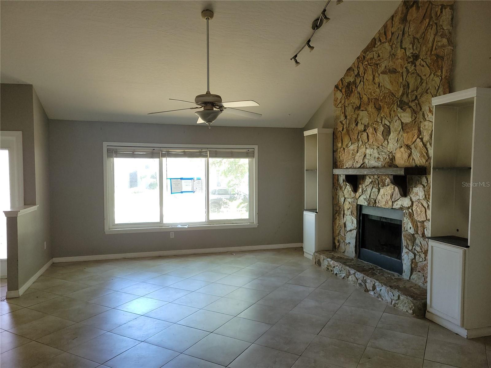 1111 MINA AVE NE, PALM BAY, FL, 32907