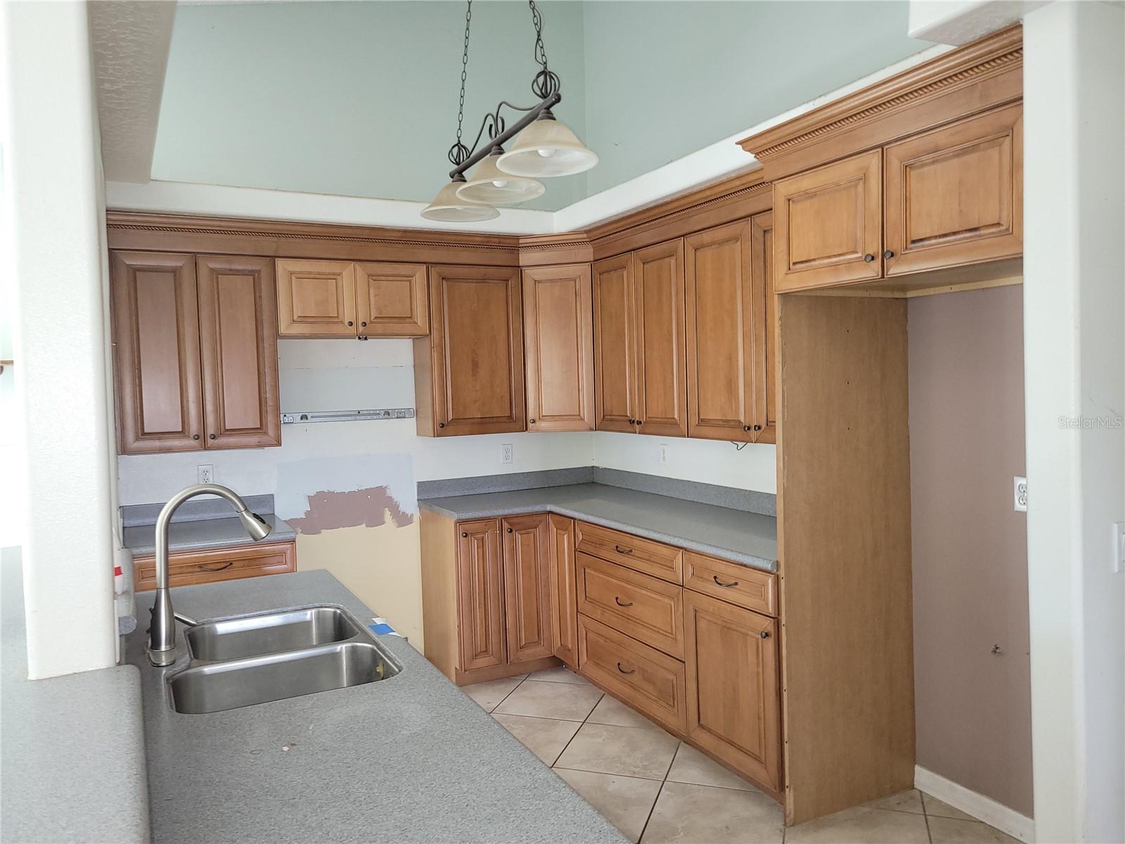 1111 MINA AVE NE, PALM BAY, FL, 32907