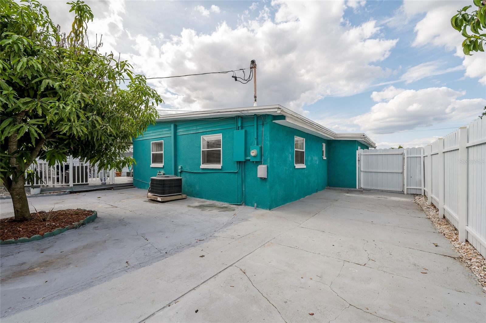 7511 TIDEWATER TRL, TAMPA, FL, 33619