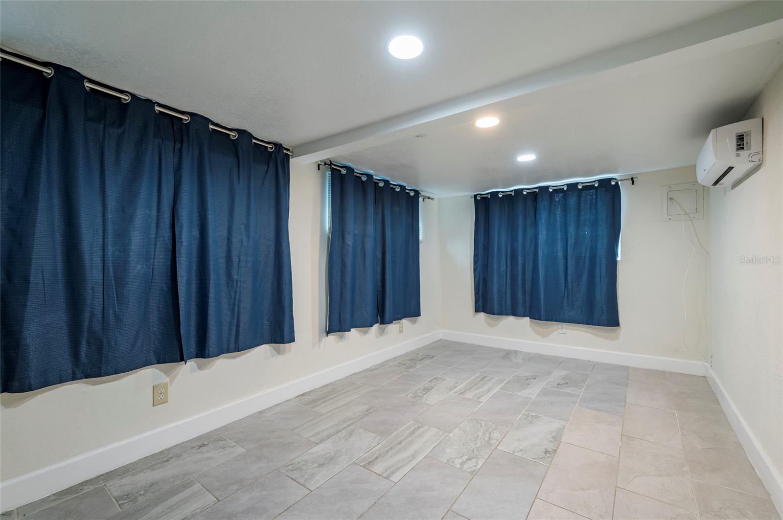 7511 TIDEWATER TRL, TAMPA, FL, 33619