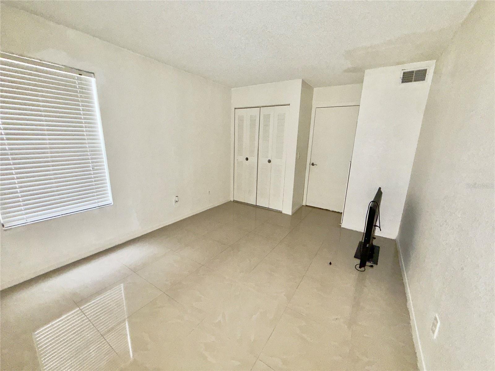 5152 CONROY RD #17, ORLANDO, FL, 32811