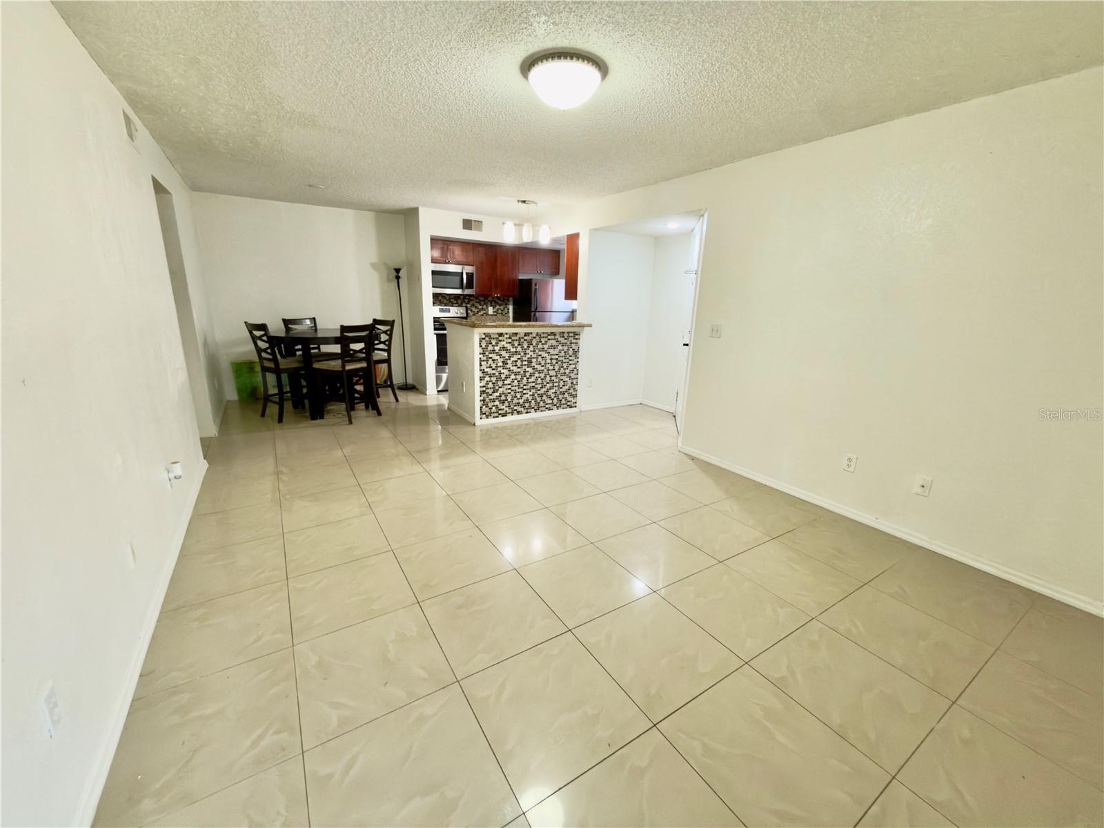 5152 CONROY RD #17, ORLANDO, FL, 32811