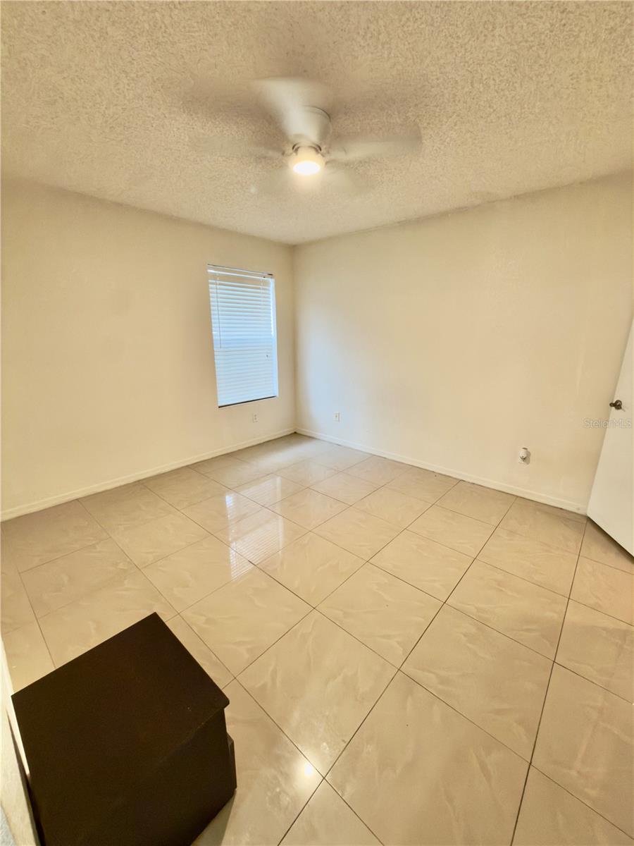 5152 CONROY RD #17, ORLANDO, FL, 32811