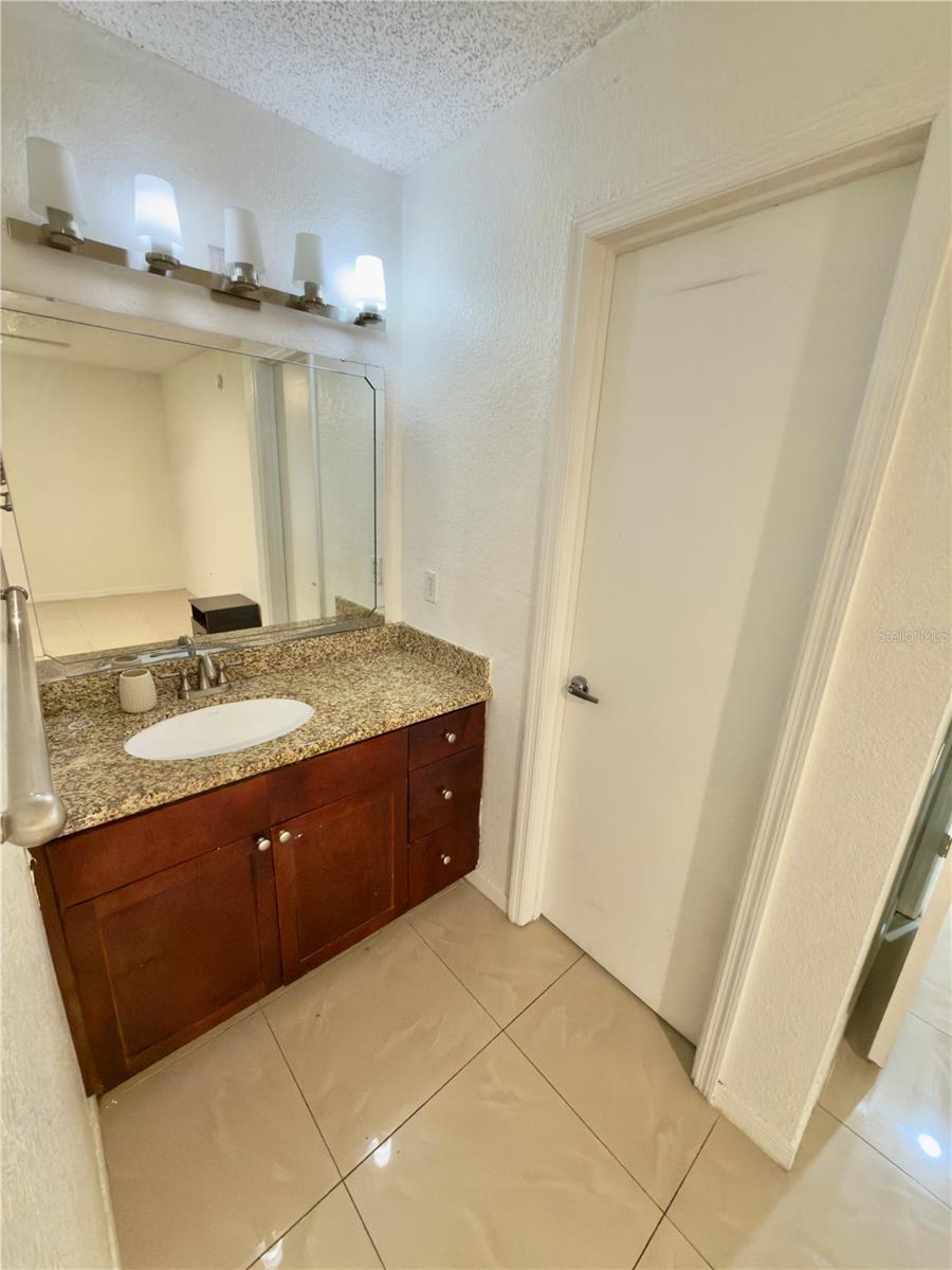 5152 CONROY RD #17, ORLANDO, FL, 32811