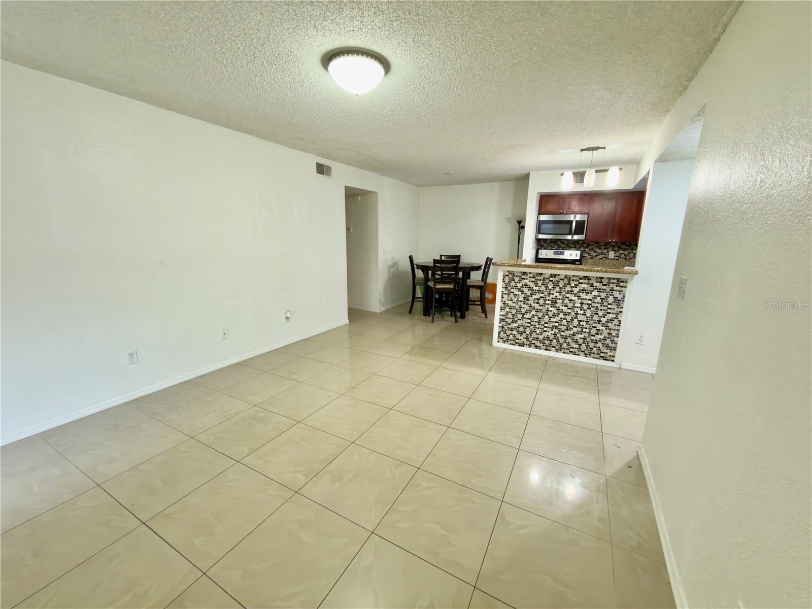 5152 CONROY RD #17, ORLANDO, FL, 32811