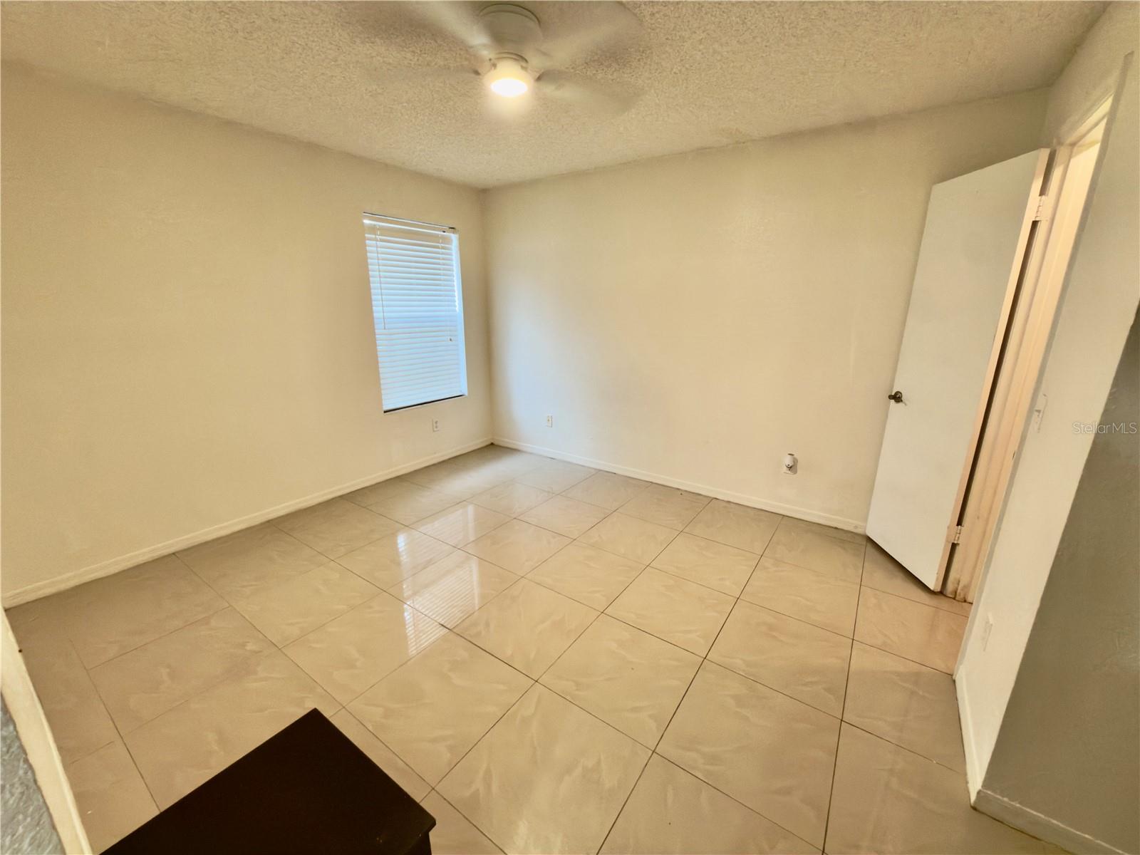 5152 CONROY RD #17, ORLANDO, FL, 32811