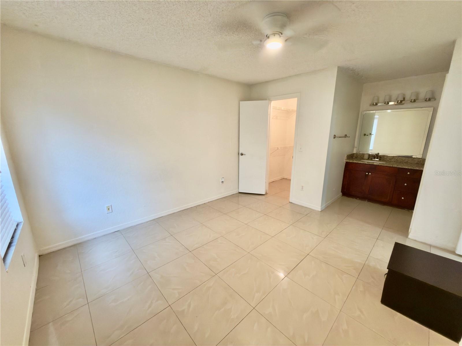 5152 CONROY RD #17, ORLANDO, FL, 32811