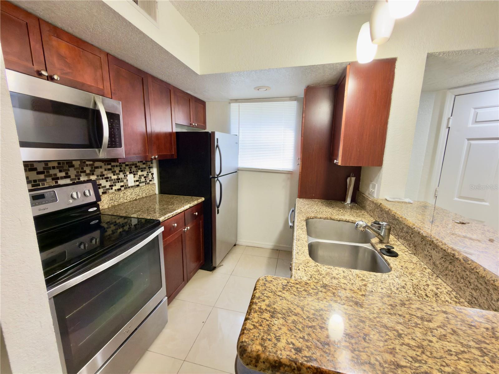 5152 CONROY RD #17, ORLANDO, FL, 32811