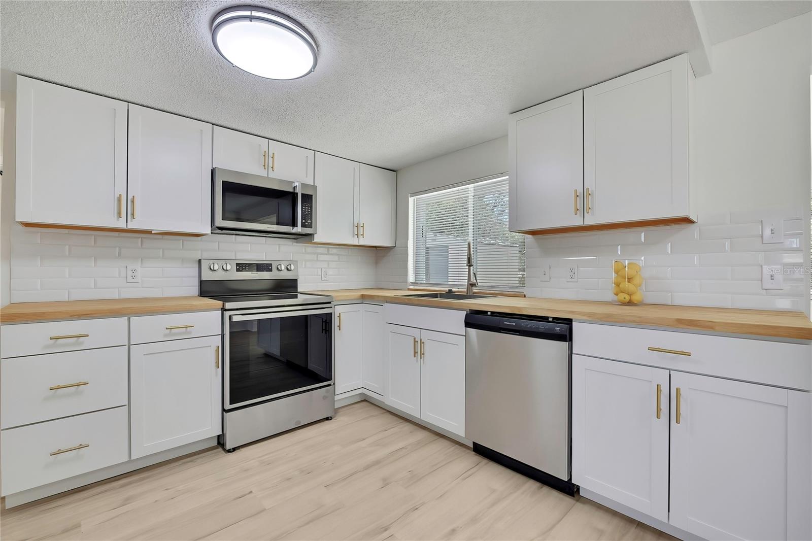 6214 WESTPORT DR, PORT RICHEY, FL, 34668