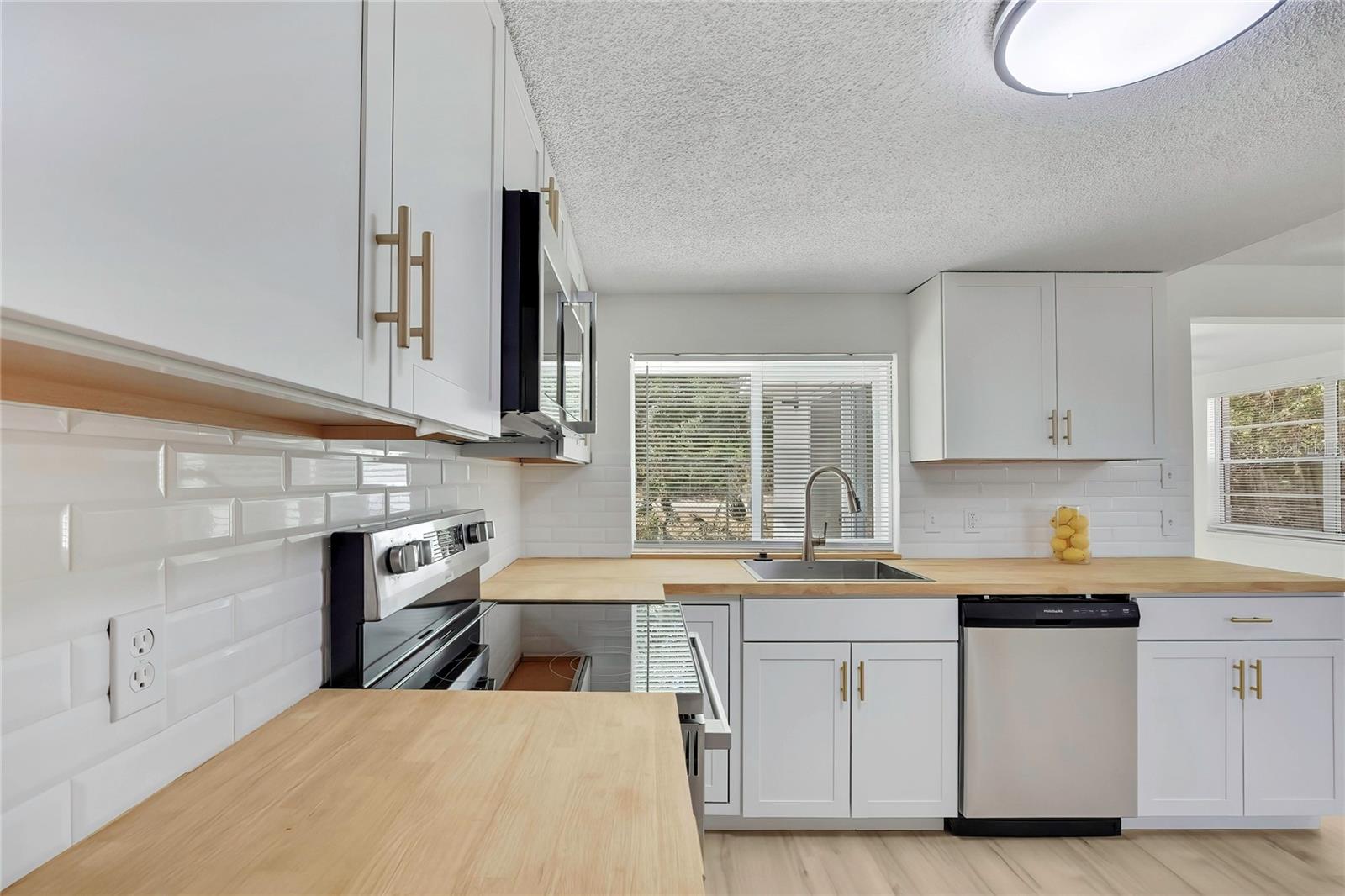 6214 WESTPORT DR, PORT RICHEY, FL, 34668
