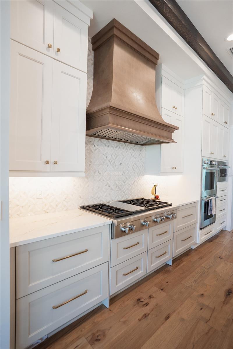 4402 W BEACH PARK DR, TAMPA, FL, 33609