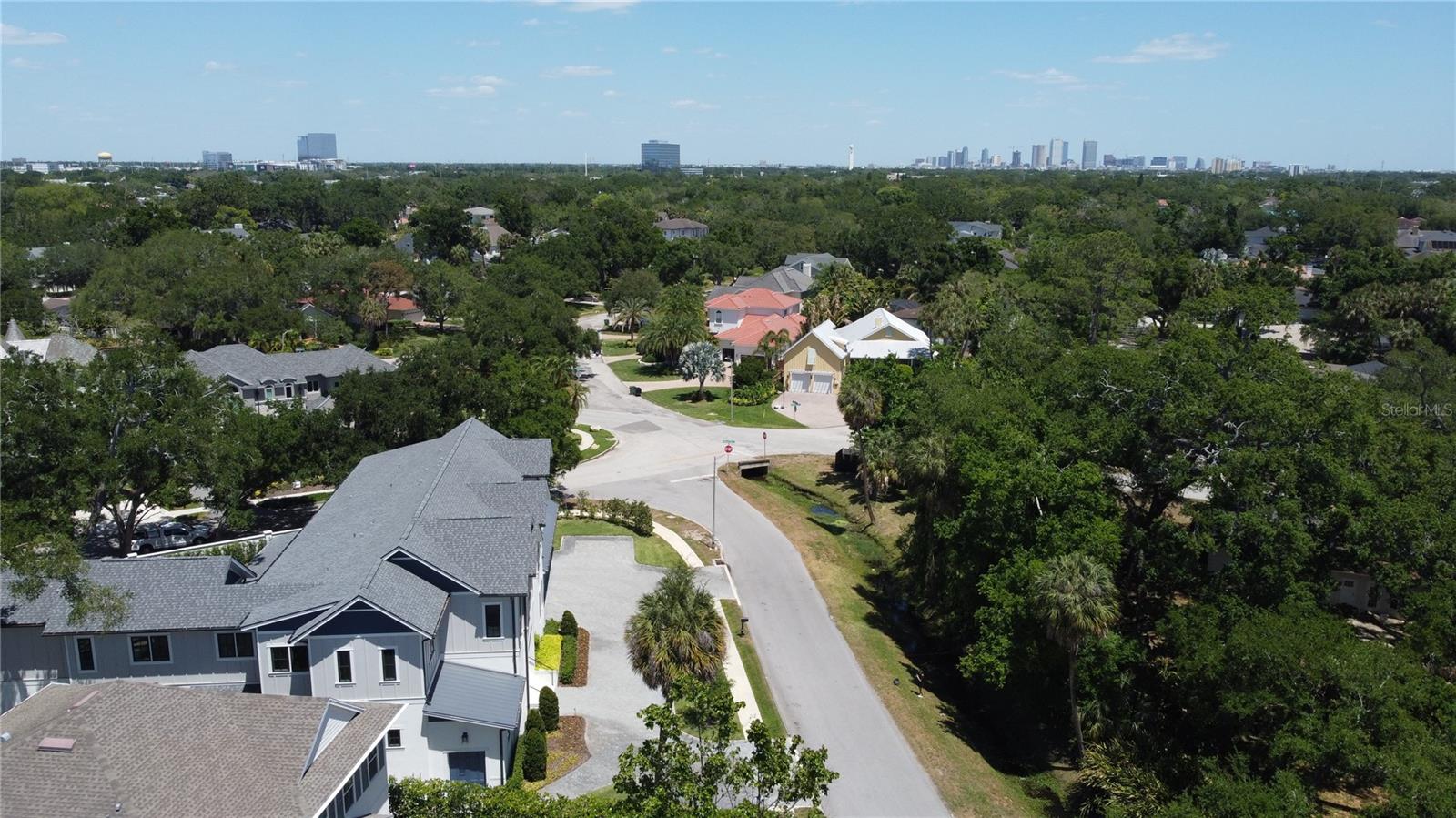 4402 W BEACH PARK DR, TAMPA, FL, 33609