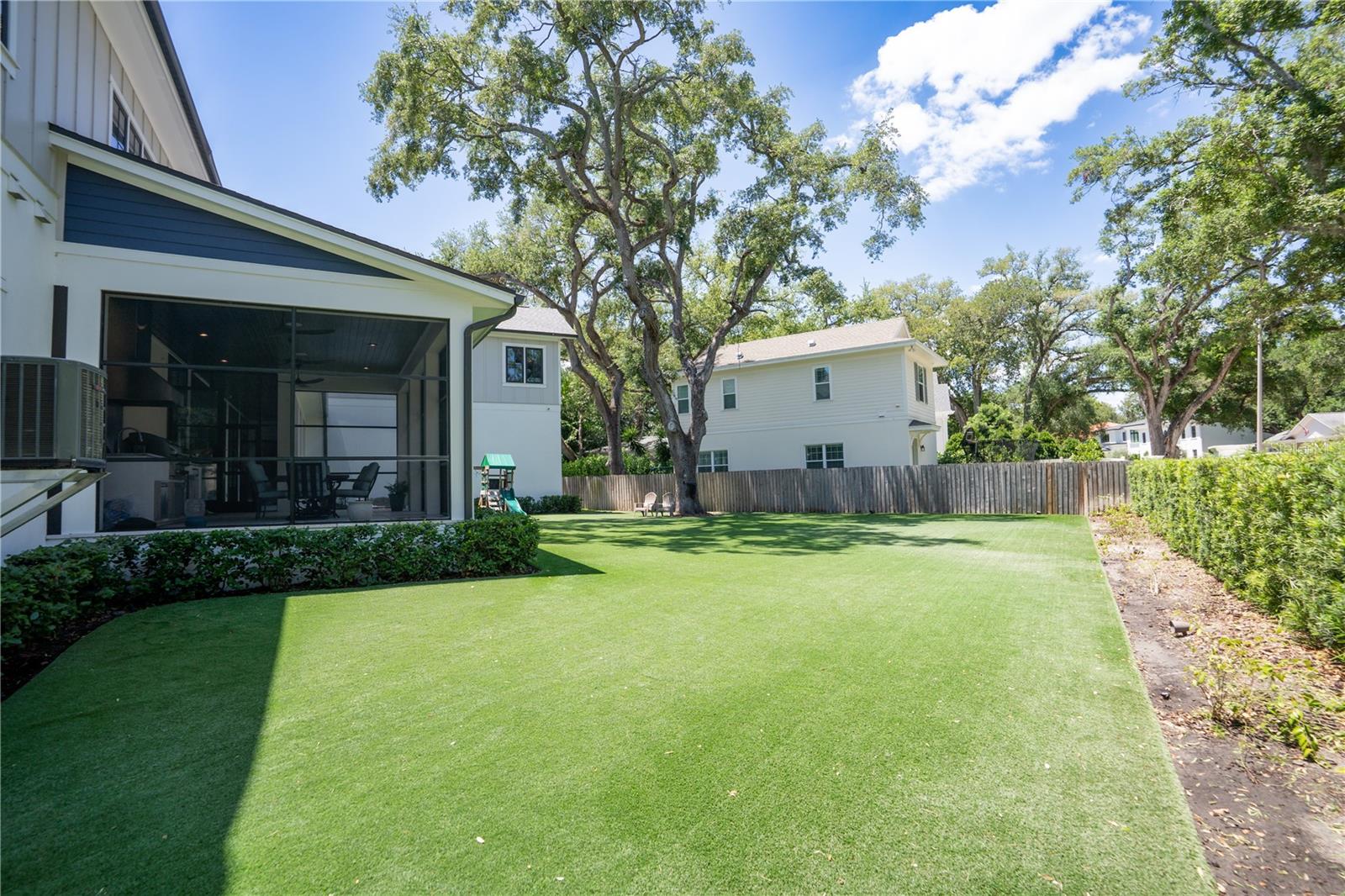 4402 W BEACH PARK DR, TAMPA, FL, 33609