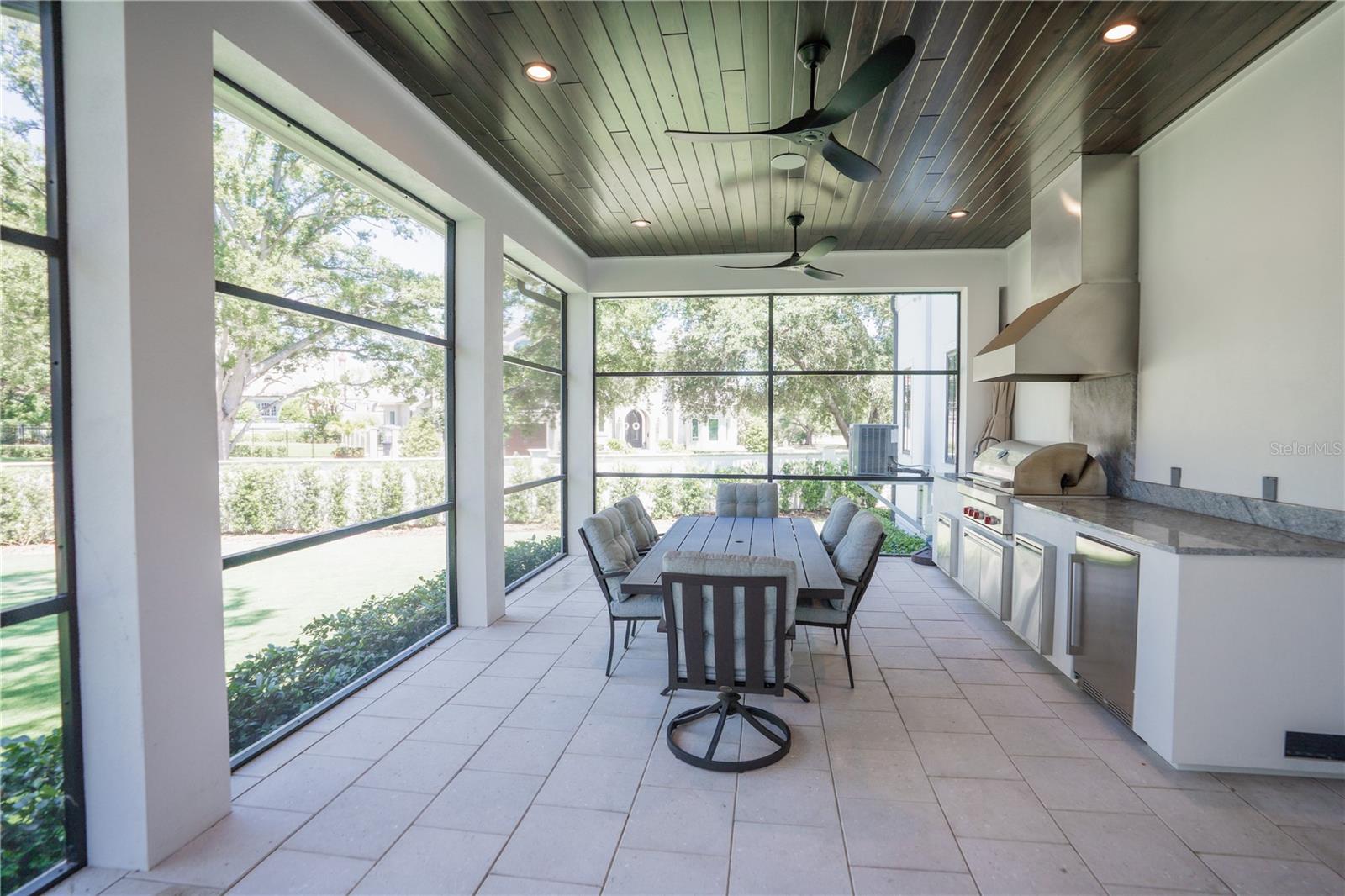 4402 W BEACH PARK DR, TAMPA, FL, 33609