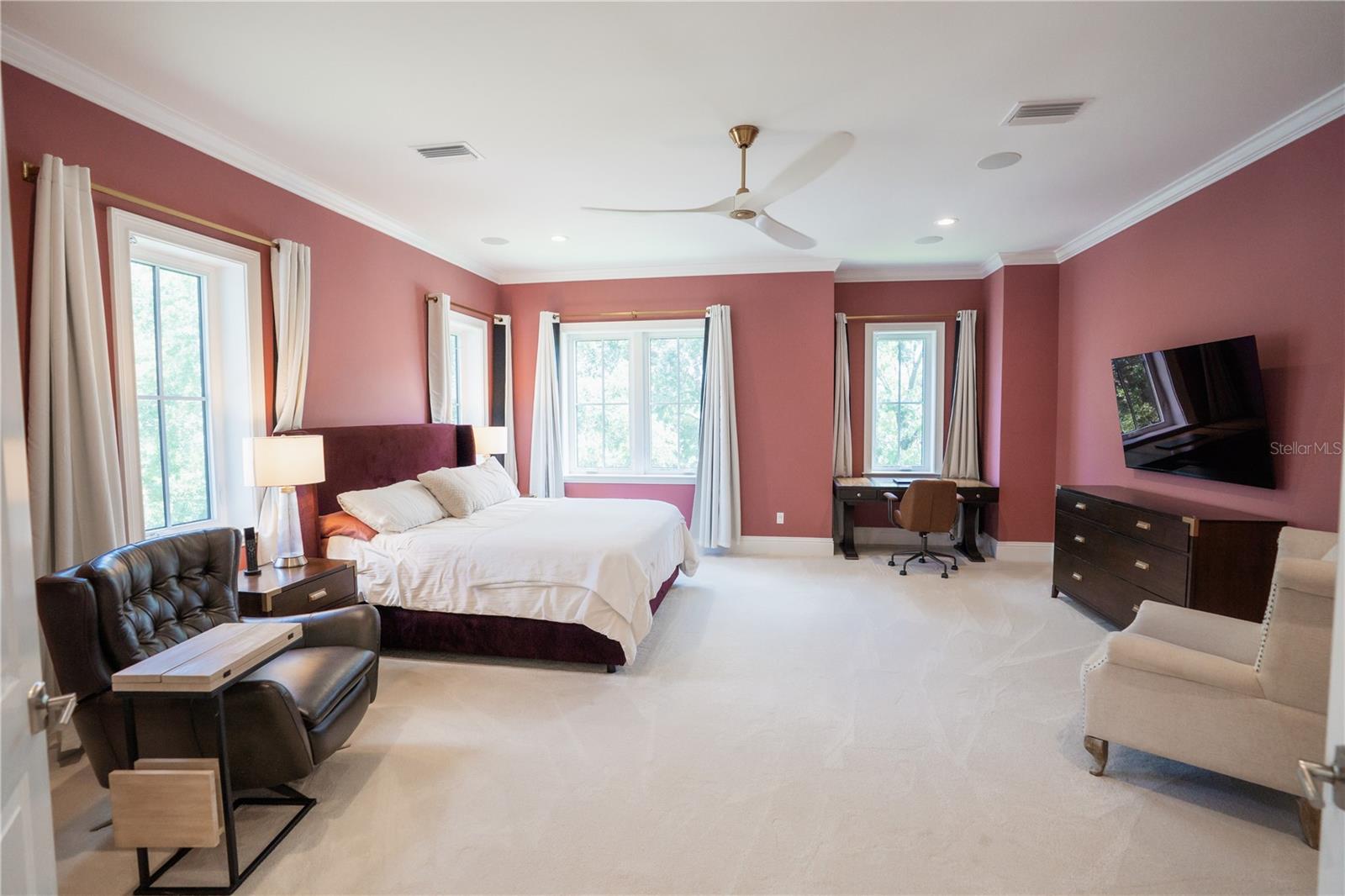 4402 W BEACH PARK DR, TAMPA, FL, 33609