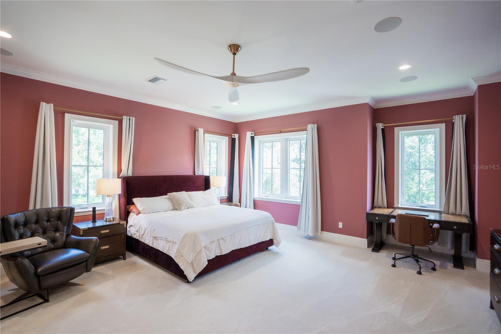 4402 W BEACH PARK DR, TAMPA, FL, 33609