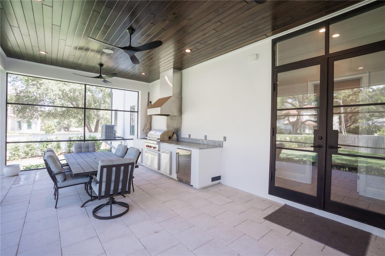 4402 W BEACH PARK DR, TAMPA, FL, 33609