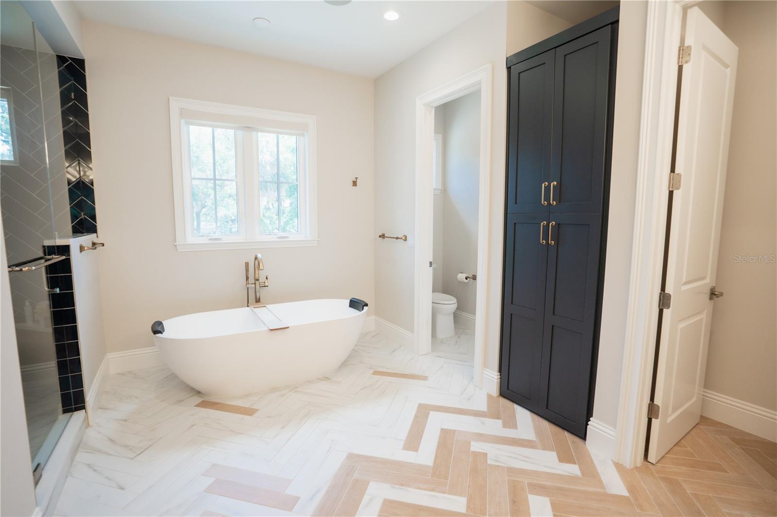 4402 W BEACH PARK DR, TAMPA, FL, 33609