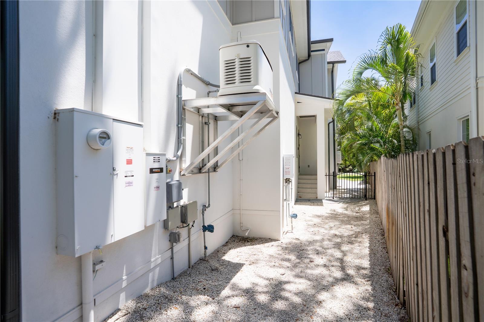 4402 W BEACH PARK DR, TAMPA, FL, 33609