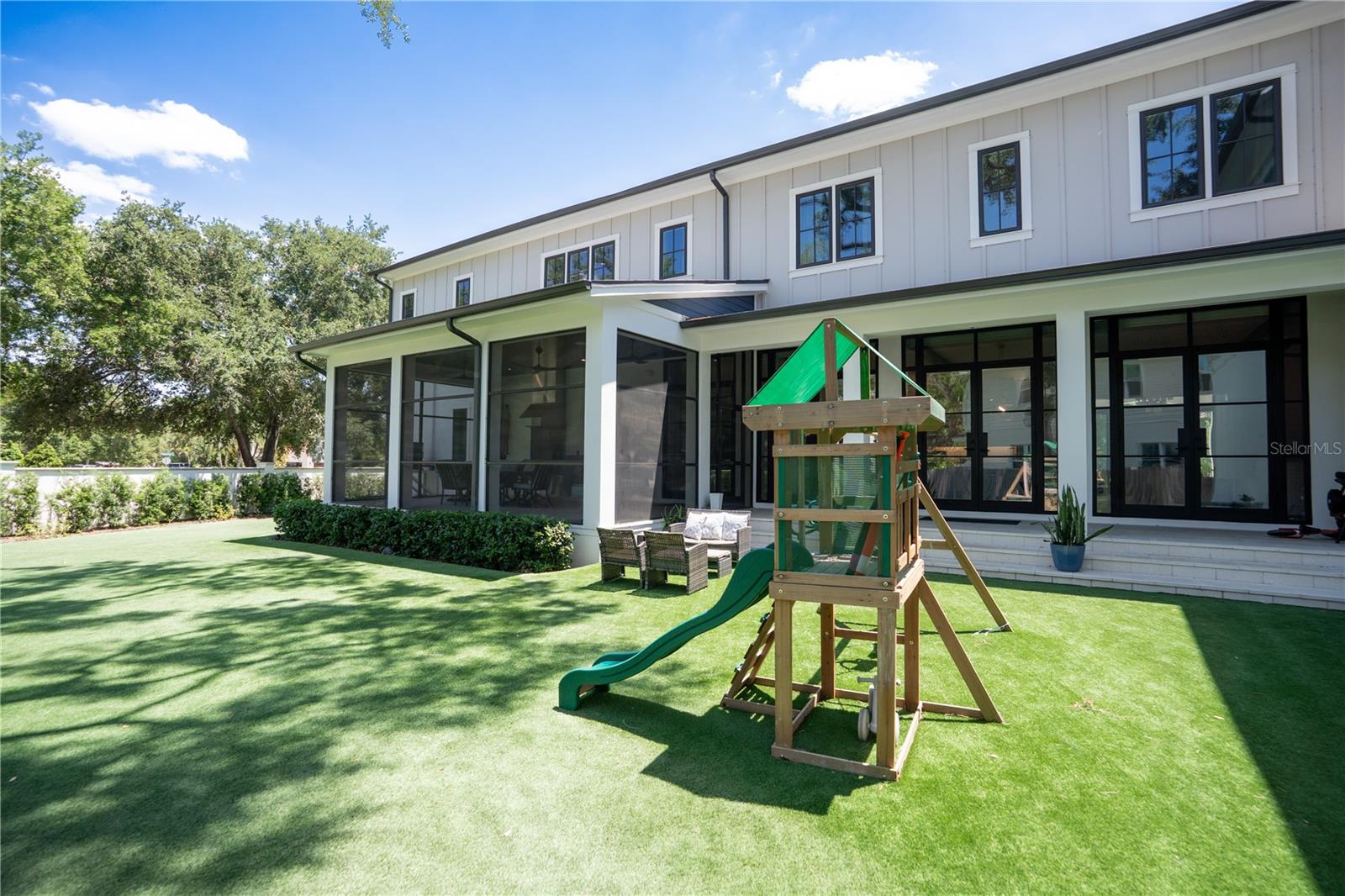 4402 W BEACH PARK DR, TAMPA, FL, 33609