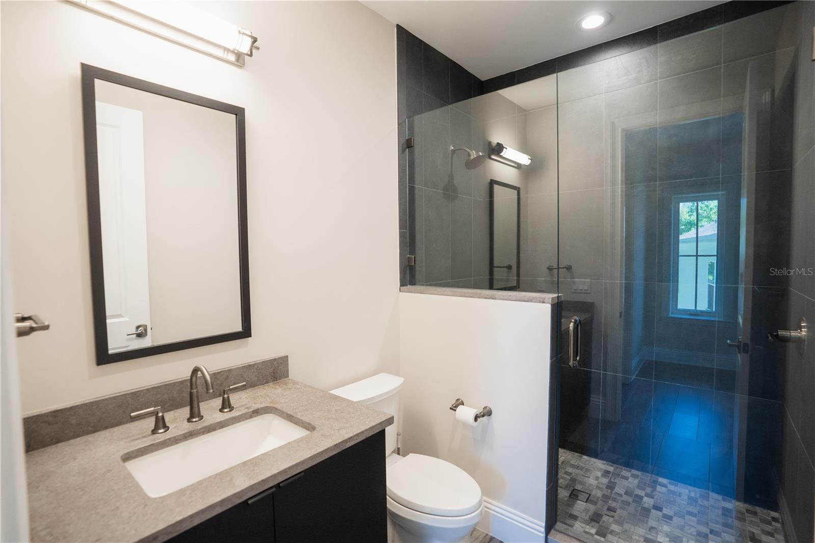 4402 W BEACH PARK DR, TAMPA, FL, 33609