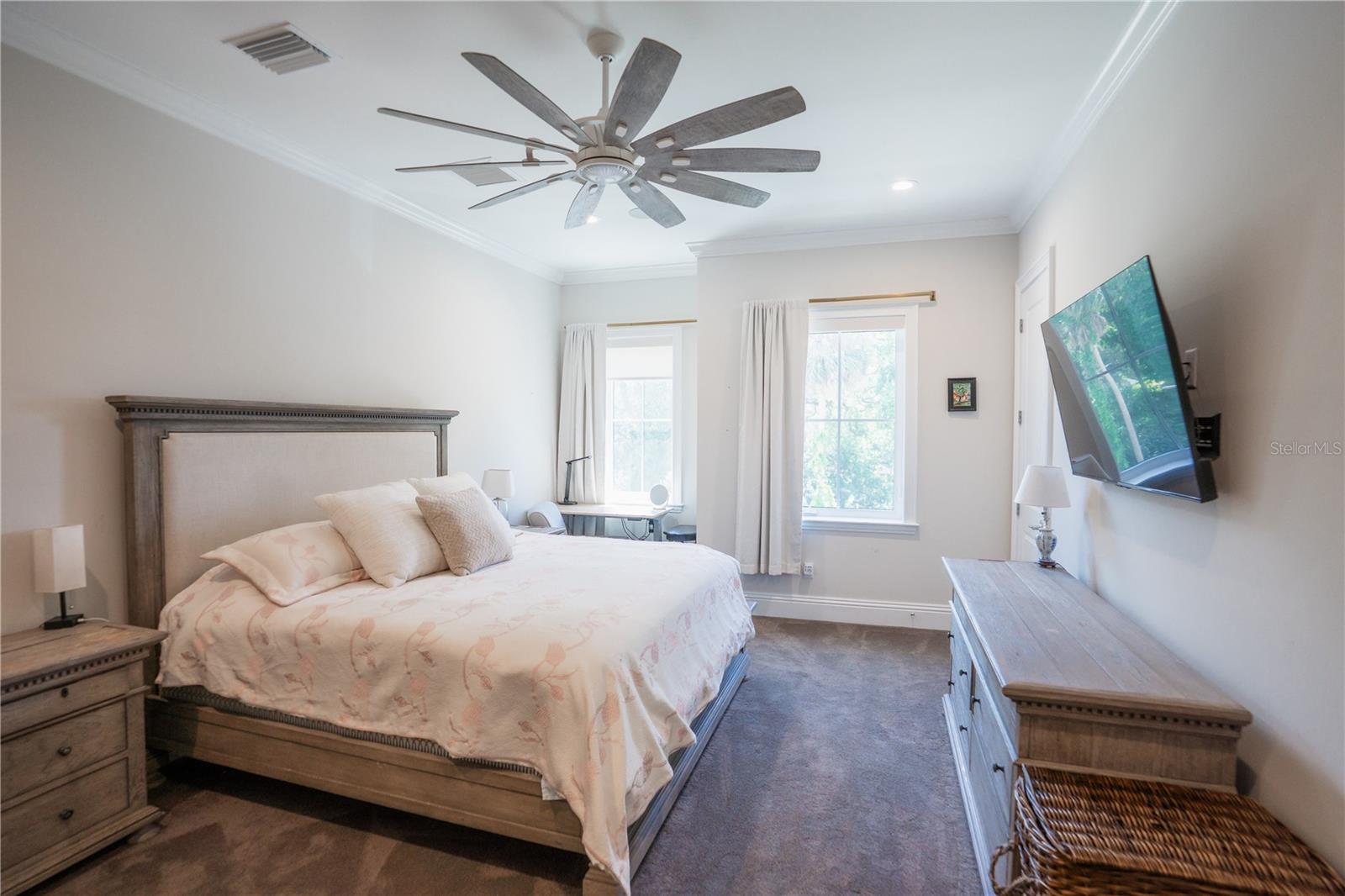 4402 W BEACH PARK DR, TAMPA, FL, 33609