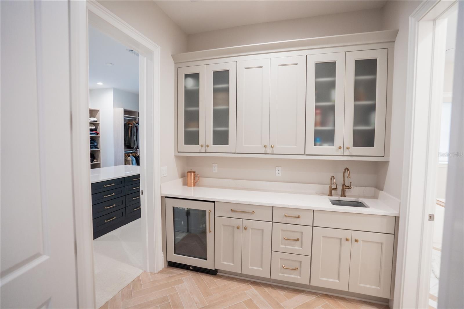 4402 W BEACH PARK DR, TAMPA, FL, 33609