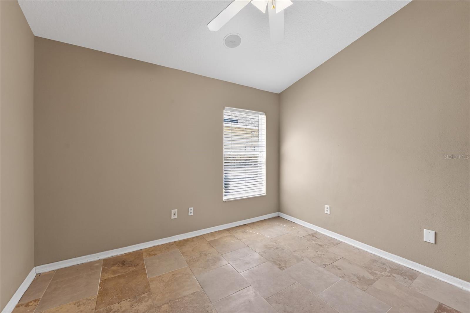 1833 MIRA LAGO CIR, RUSKIN, FL, 33570