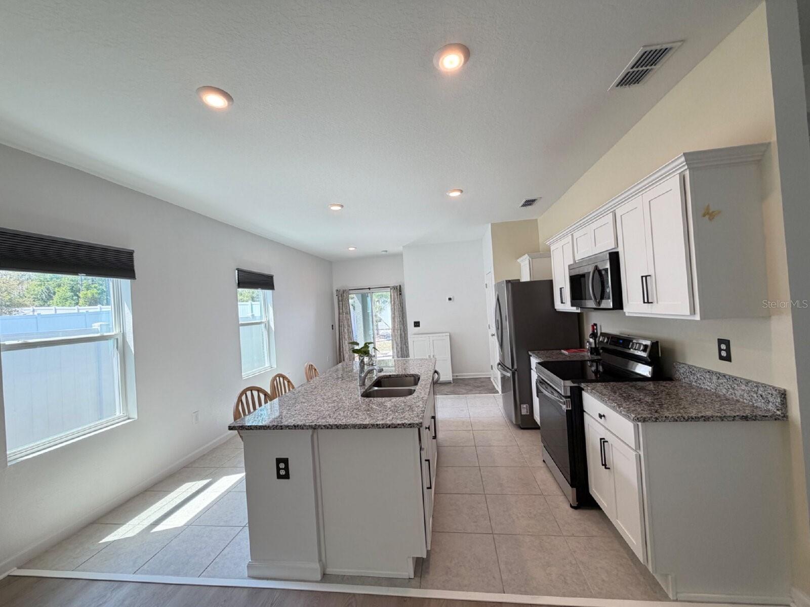 2021 HEMINGWAY CIR, GROVELAND, FL, 34736