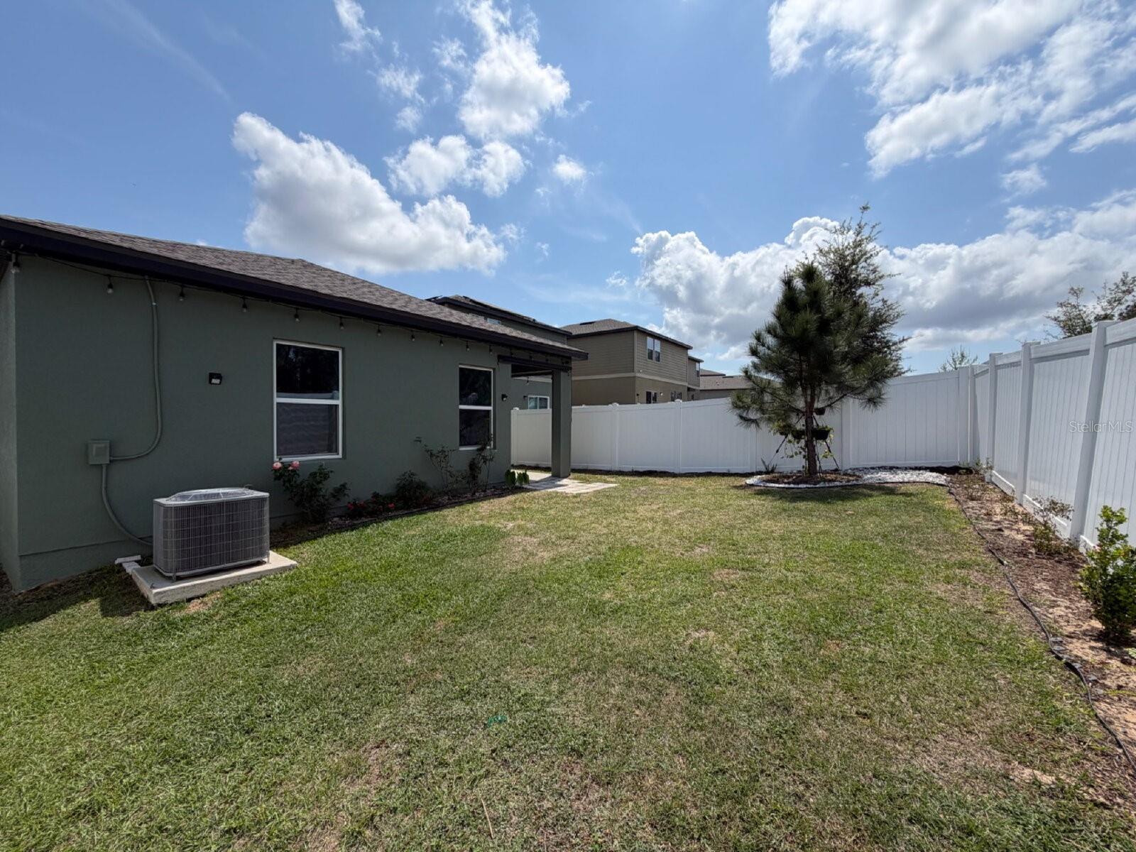 2021 HEMINGWAY CIR, GROVELAND, FL, 34736