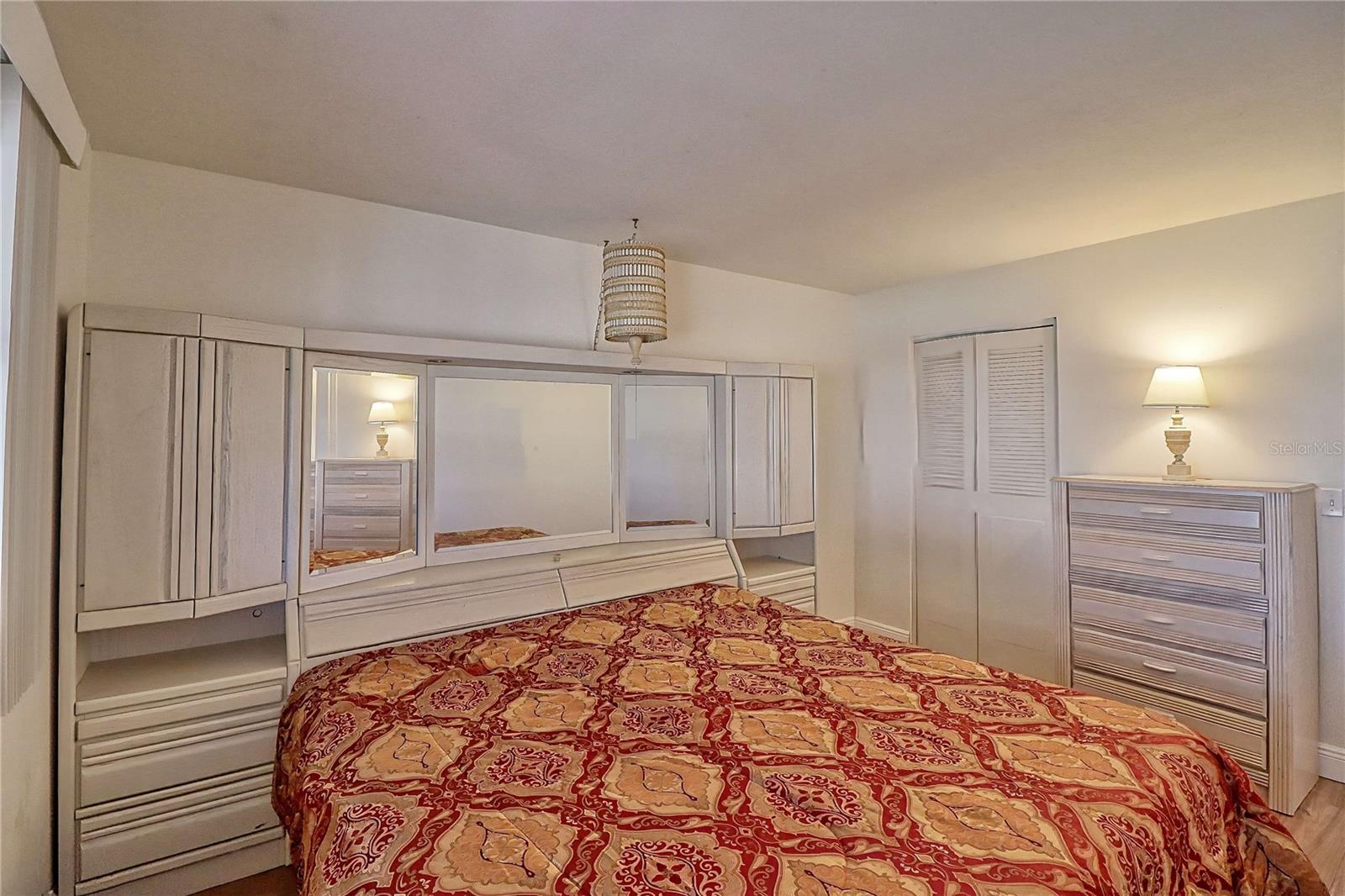 101 CAMBRIDGE TRL #196, SUN CITY CENTER, FL, 33573