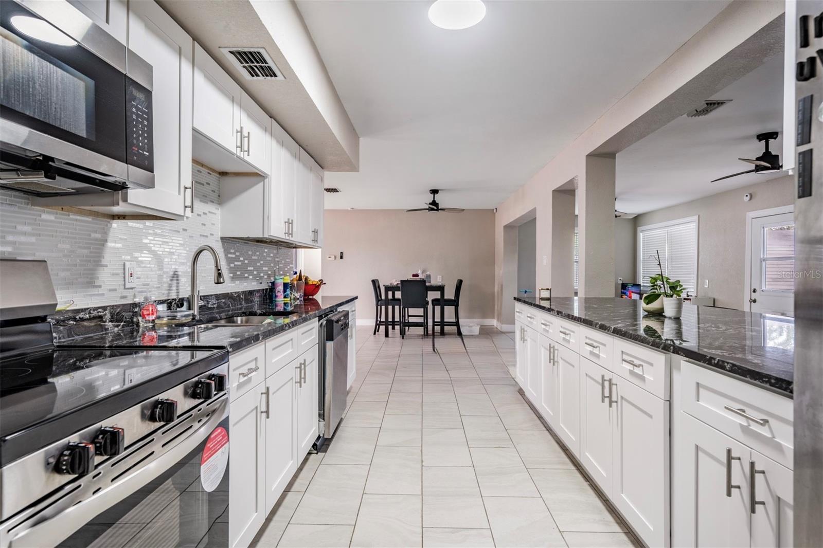 307 COUNTRY CLUB DR, OLDSMAR, FL, 34677