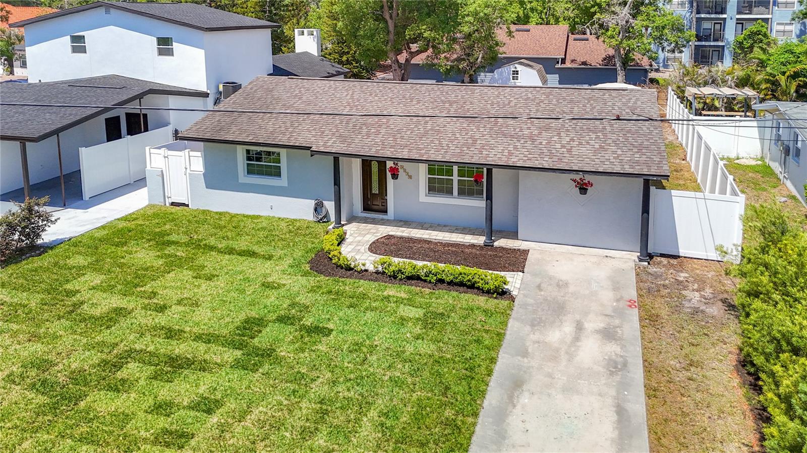 8639 MAY CIR, TAMPA, FL, 33614
