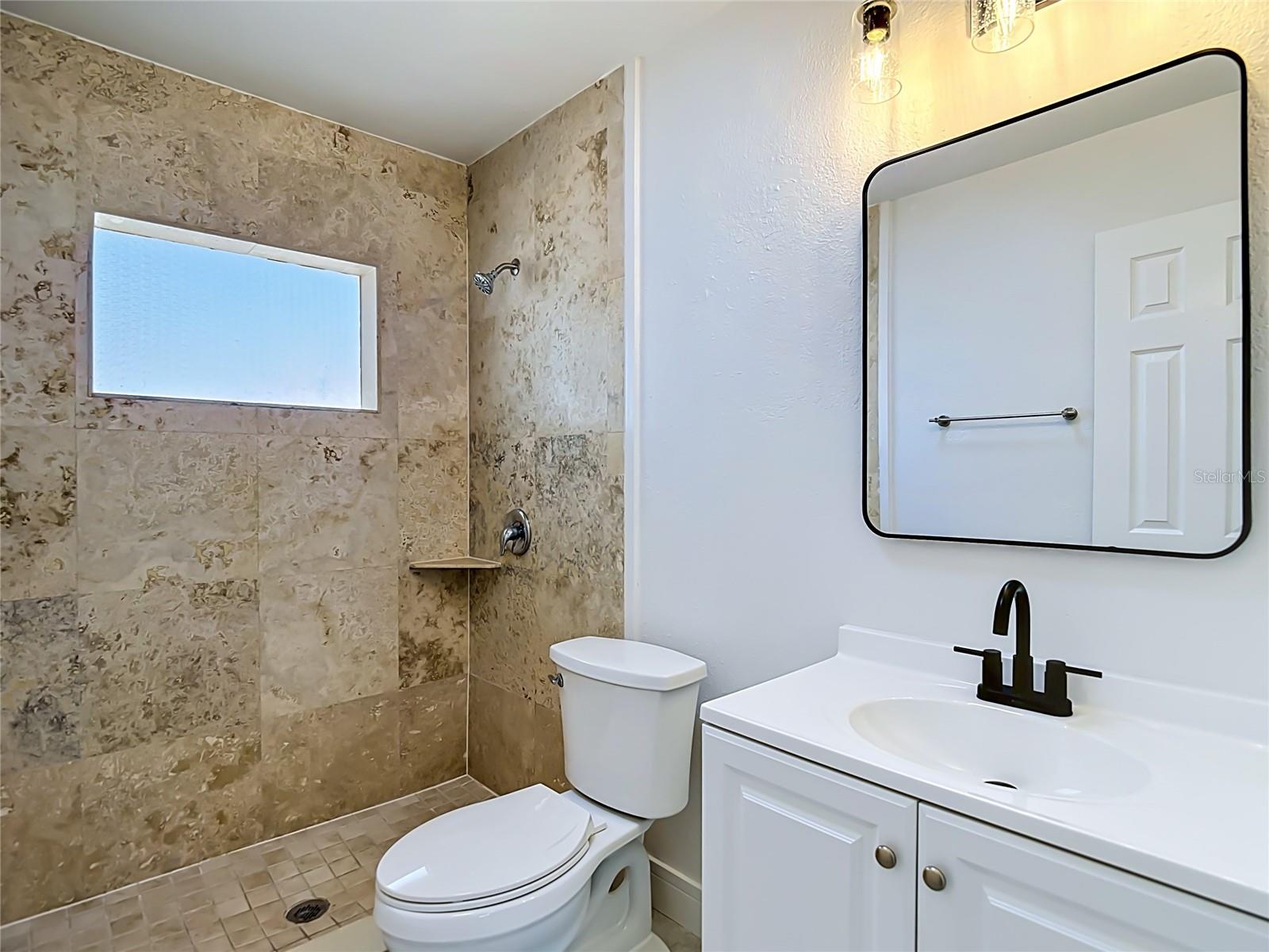 8639 MAY CIR, TAMPA, FL, 33614