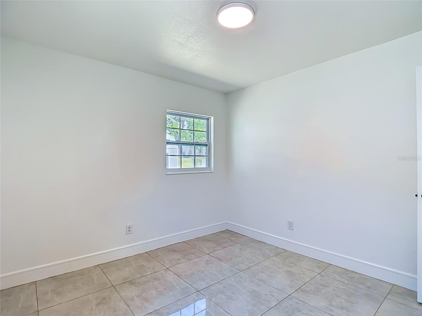 8639 MAY CIR, TAMPA, FL, 33614