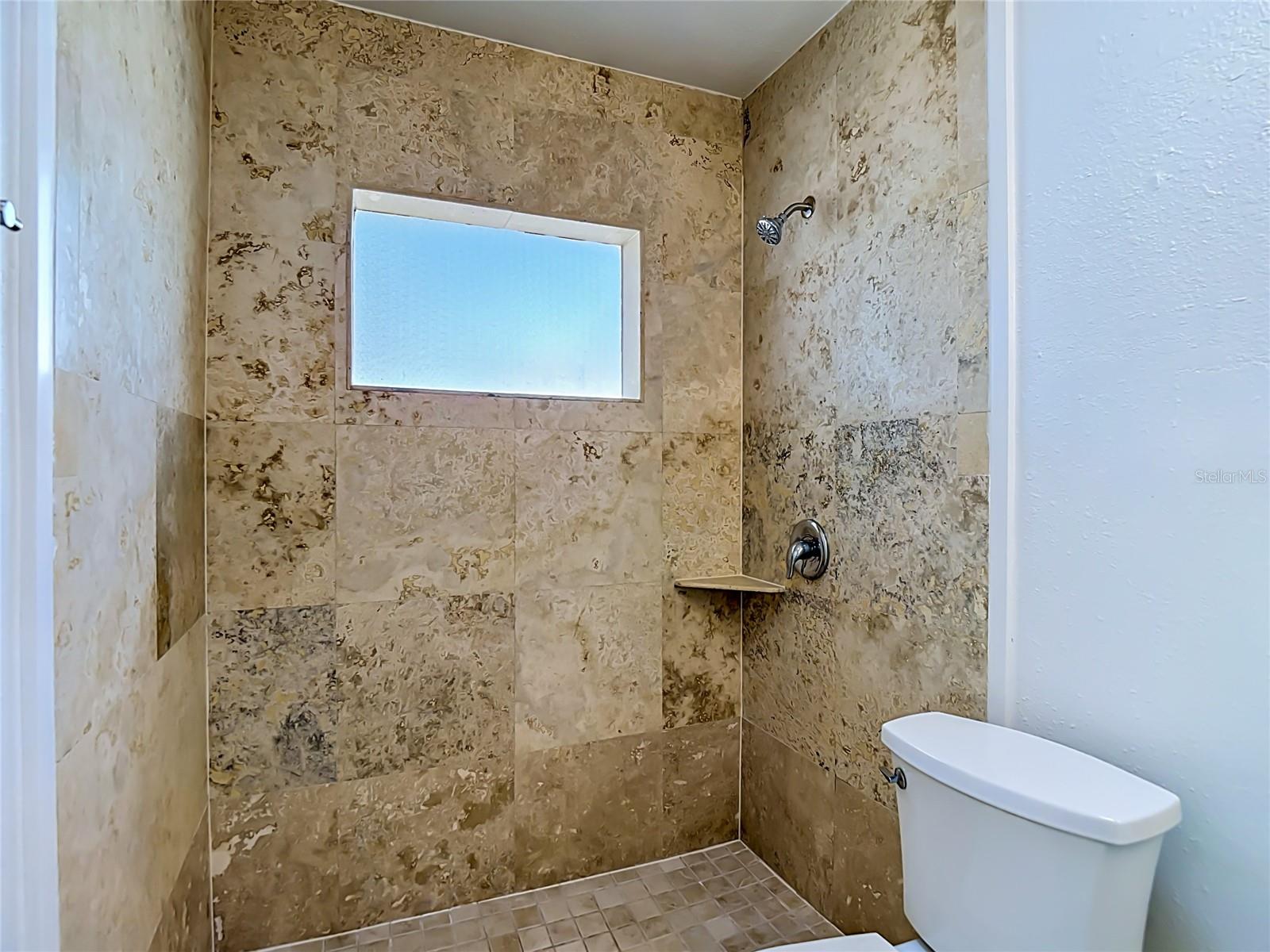 8639 MAY CIR, TAMPA, FL, 33614