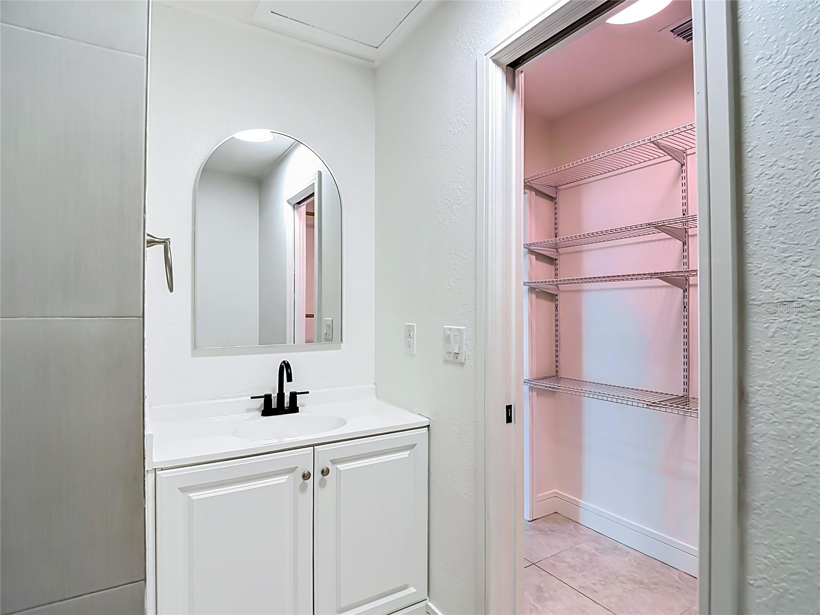 8639 MAY CIR, TAMPA, FL, 33614