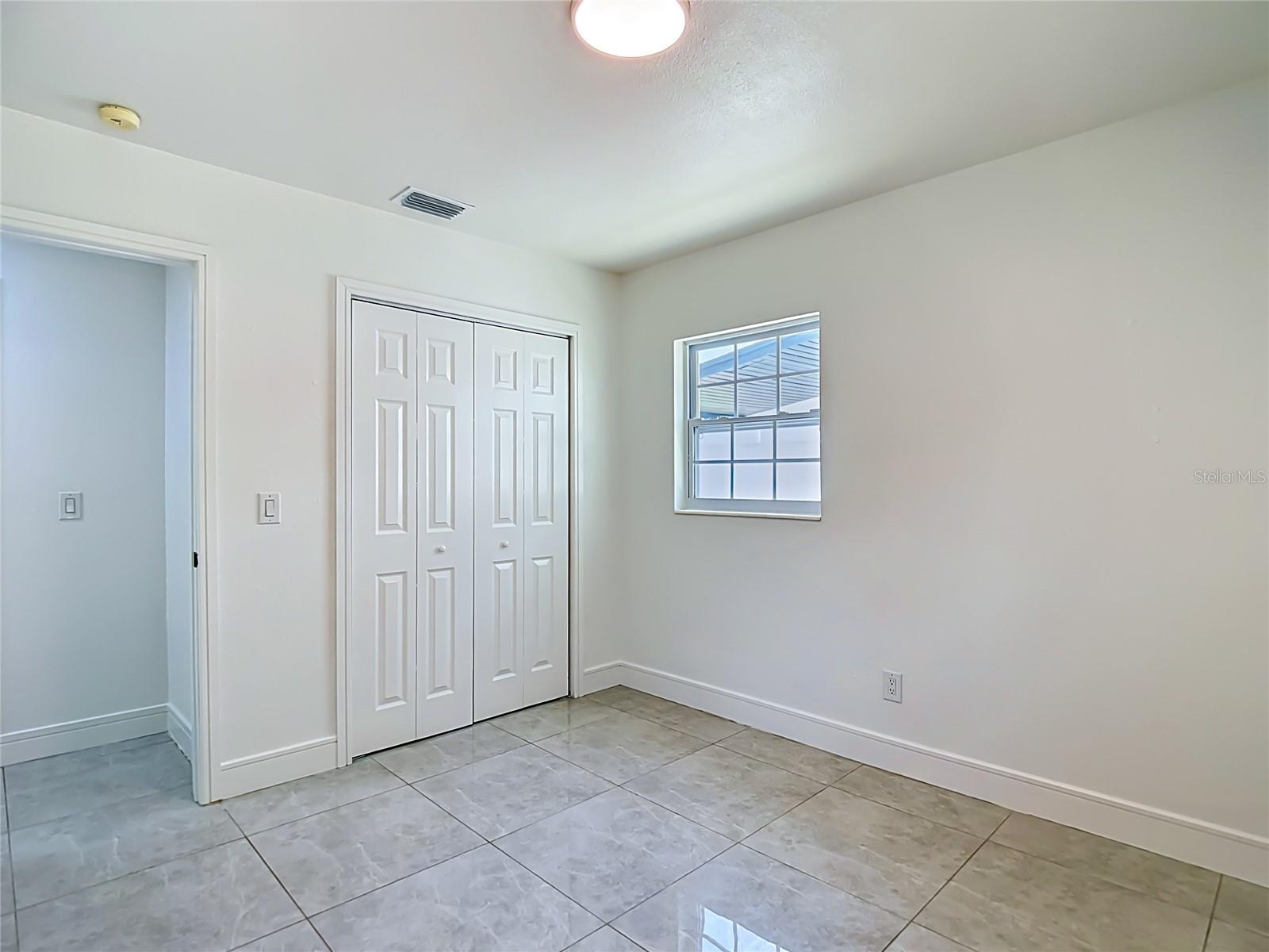 8639 MAY CIR, TAMPA, FL, 33614