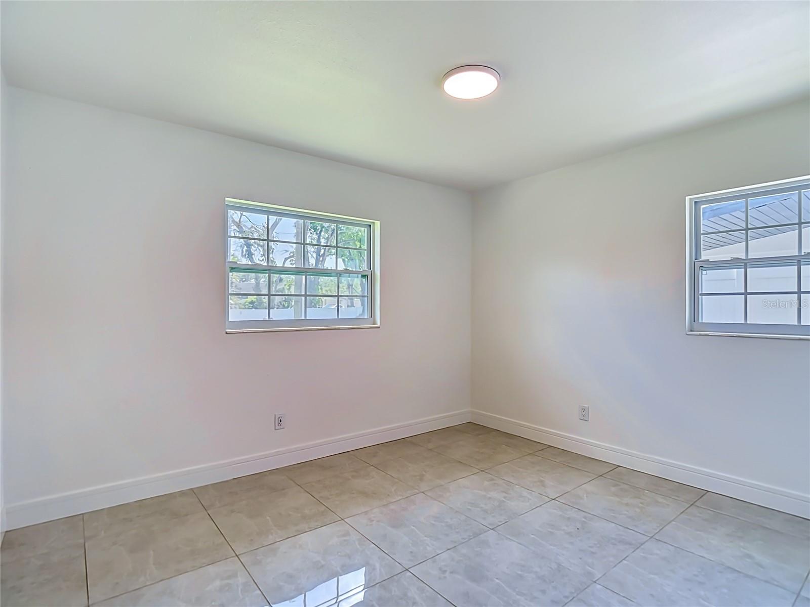 8639 MAY CIR, TAMPA, FL, 33614