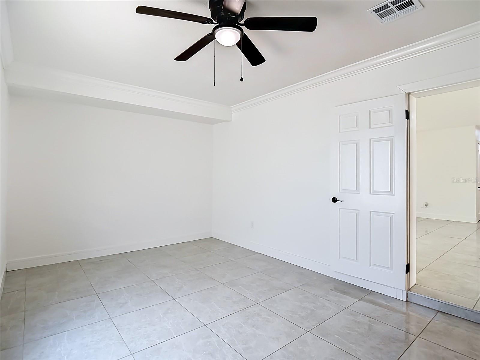 8639 MAY CIR, TAMPA, FL, 33614