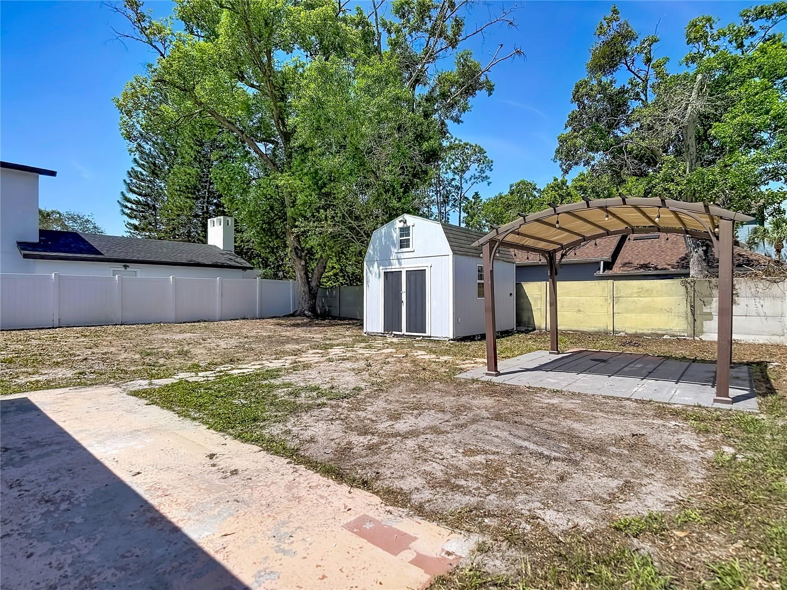 8639 MAY CIR, TAMPA, FL, 33614