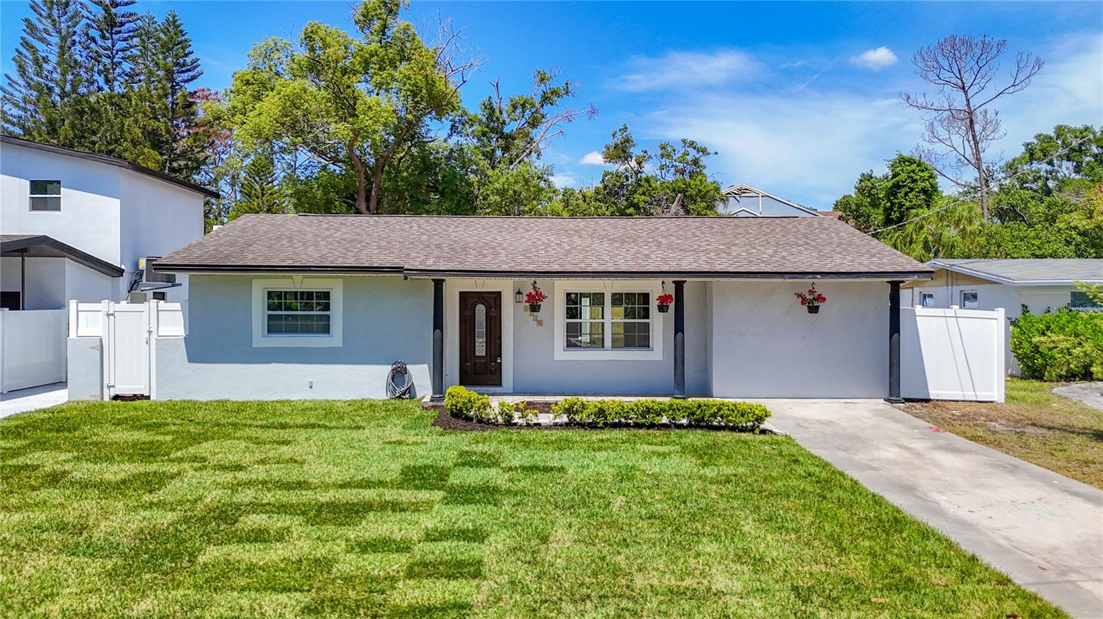 8639 MAY CIR, TAMPA, FL, 33614